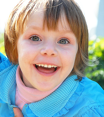 Запечатлеть искреннюю радость ребенка на фото помогает большой опыт работы с детьми